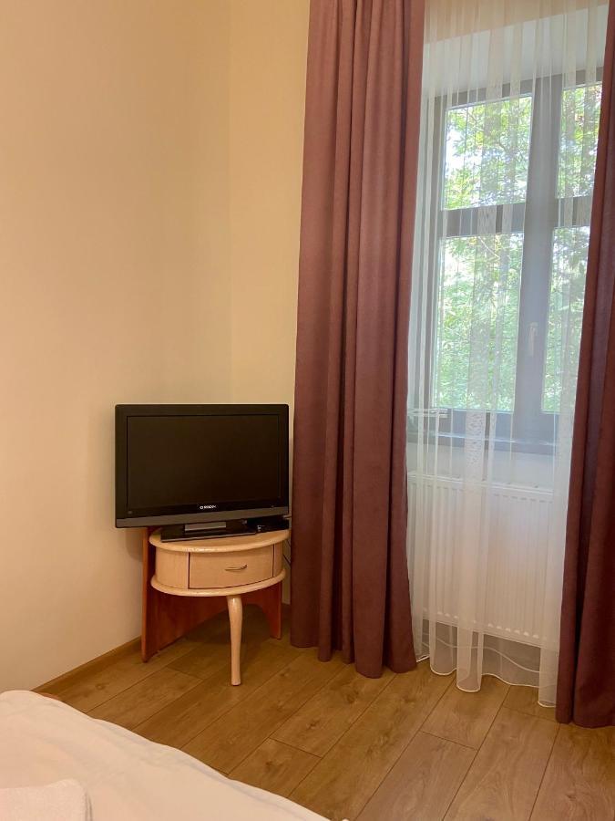 Yaroslav Osmomysl Square Apartments Lviv Bagian luar foto