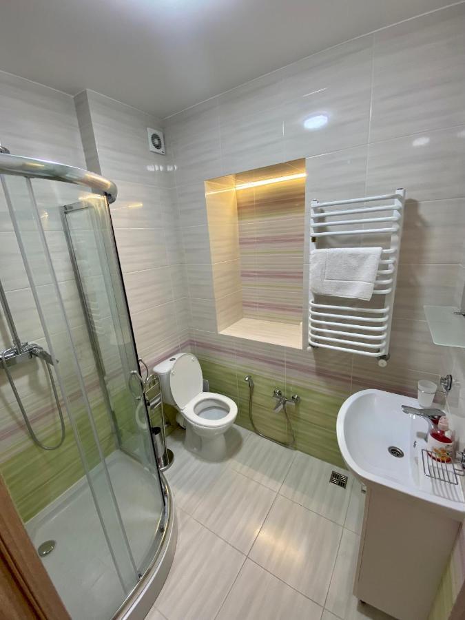 Yaroslav Osmomysl Square Apartments Lviv Bagian luar foto